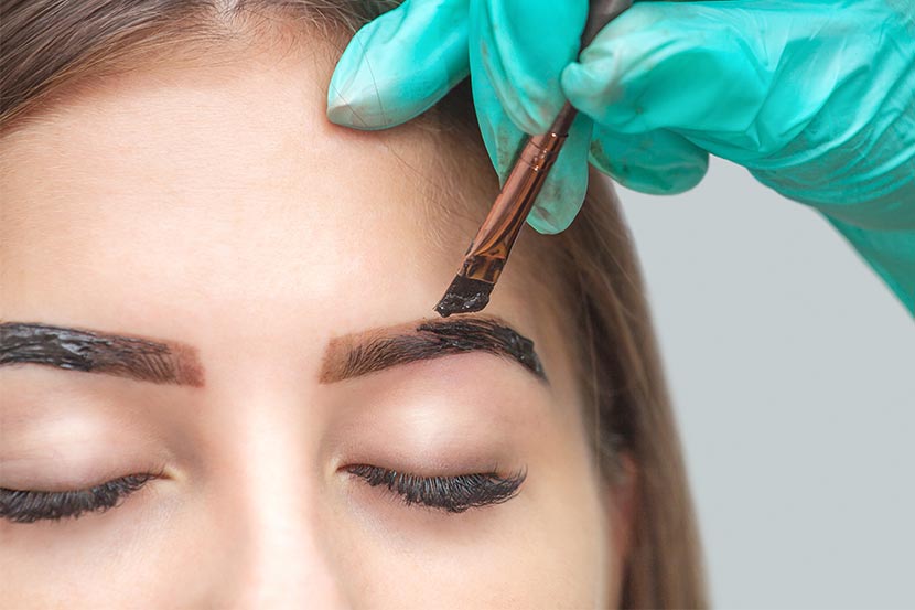 Augenbrauen färben bei Vilma Cosmetics & Care